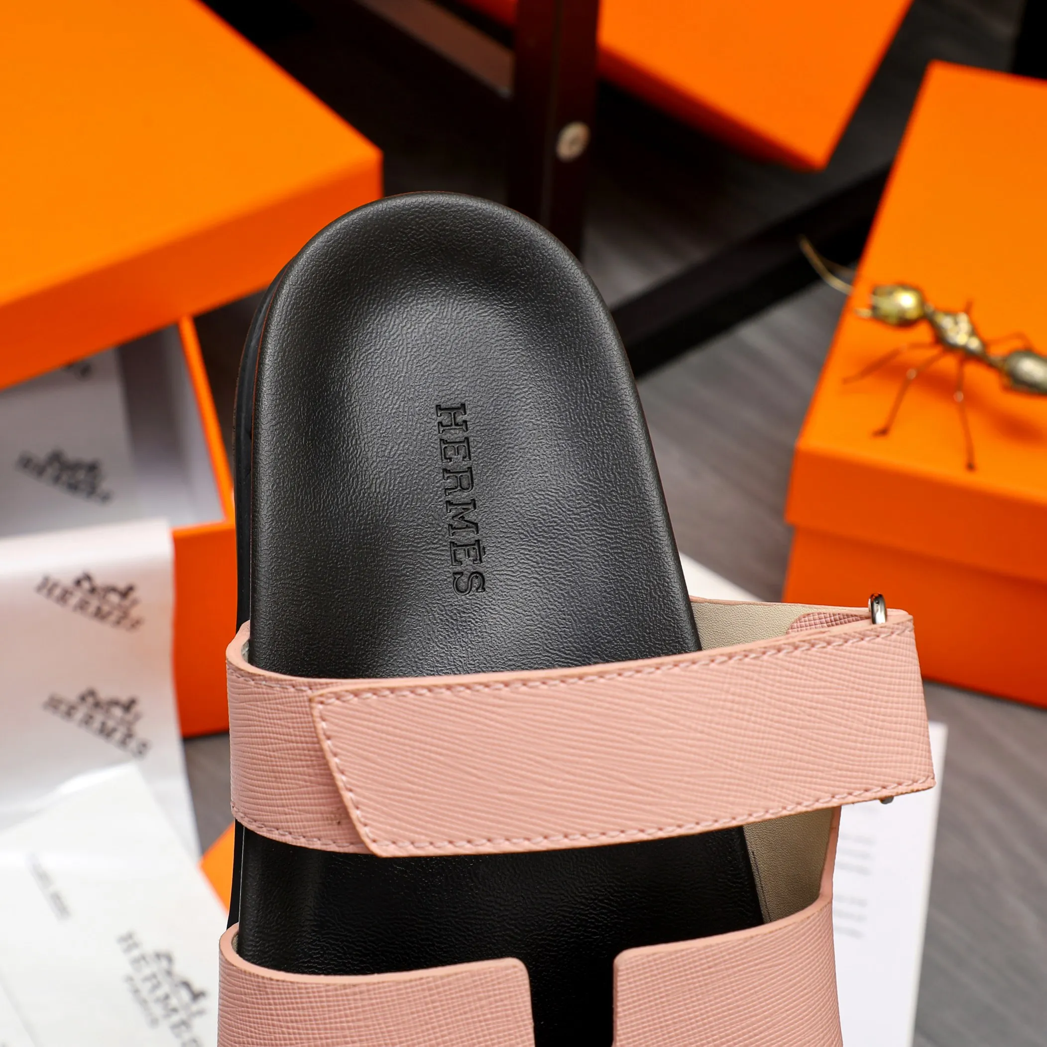 Men's shoes 💰340 Product trademark: Hermes "Hermes" Couple's slippers Regular size: 36-46 Product material: Selected vertical grain cowhide upper, microfiber lining, original outsole